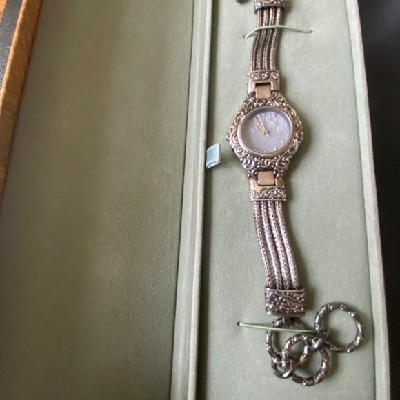 Suarte & Sri Sterling Silver Womens Beautiful Watch New, never worn. - Picture 3 of 7
